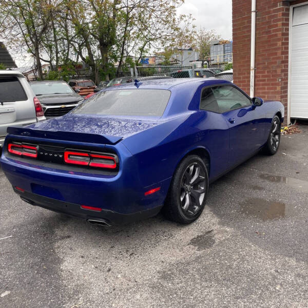 2018 Dodge Challenger SXT Plus