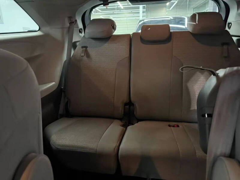 2021 Toyota Sienna LE 8-Passenger