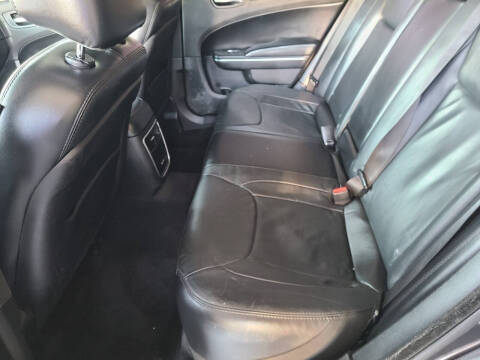 2015 Chrysler 300 Limited