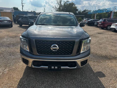 2019 Nissan Titan SV
