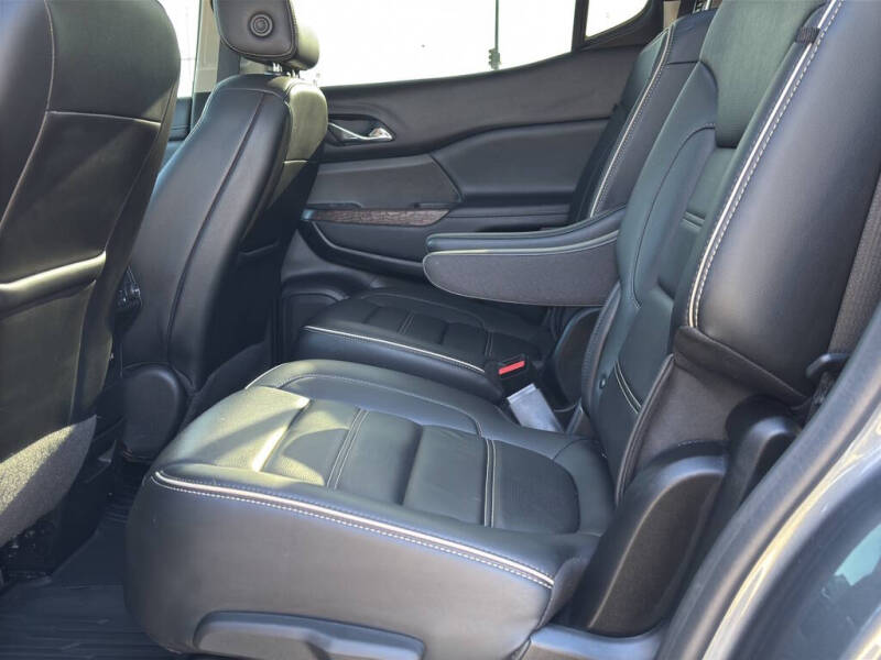 2022 GMC Acadia Denali