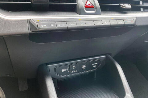 2025 Kia K4 LX