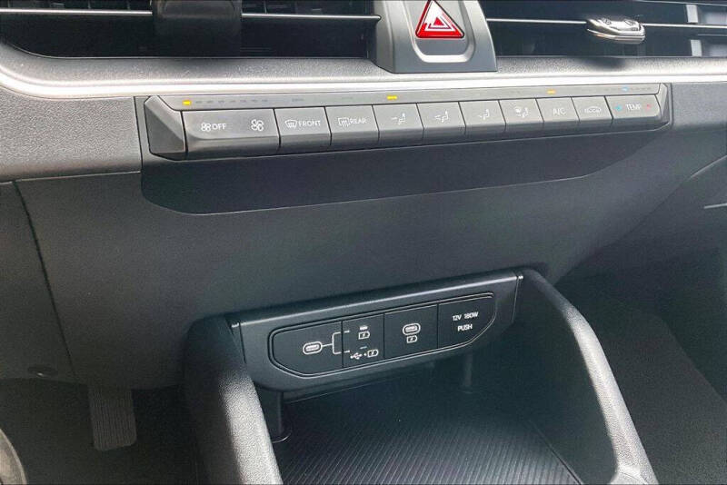 2025 Kia K4 LX
