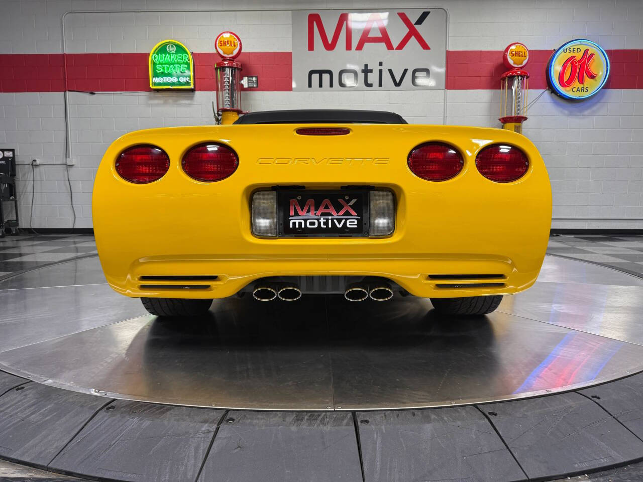 2004 Chevrolet Corvette 20