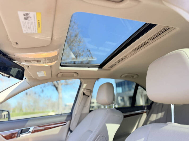 2011 Mercedes-Benz C-Class C 300 Sport