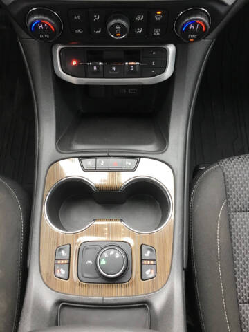 2022 GMC Acadia SLE