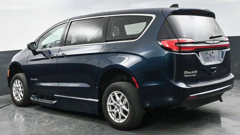 2024 Chrysler Pacifica Touring