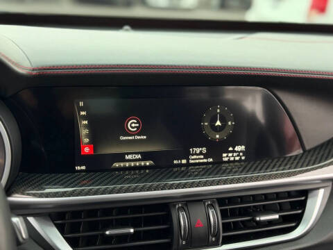 2018 Alfa Romeo Stelvio Quadrifoglio