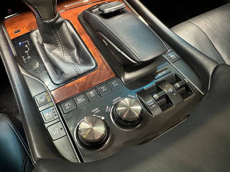 2016 Lexus LX 570