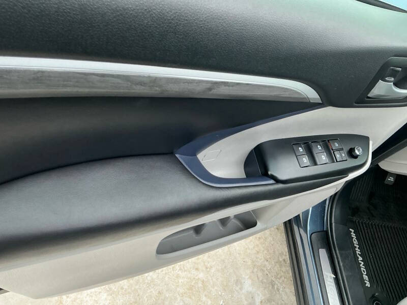 2017 Toyota Highlander Limited Platinum