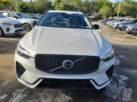 2024 Volvo XC60 B5 Core Dark Theme