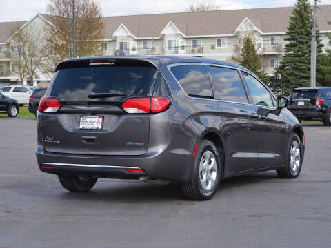 2017 Chrysler Pacifica Hybrid Touring Plus