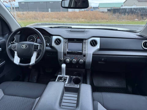 2015 Toyota Tundra SR5
