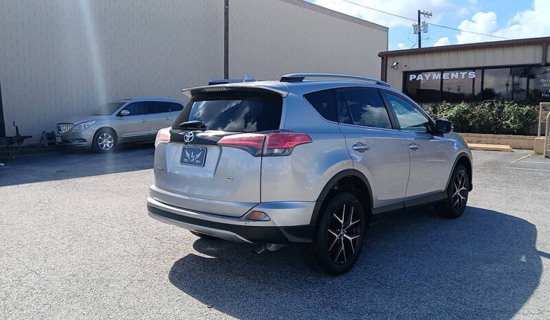 2017 Toyota RAV4 SE