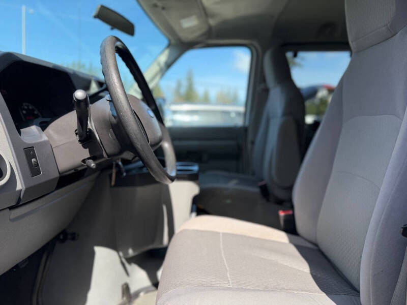 2010 Ford E-Series E-350 SD XL