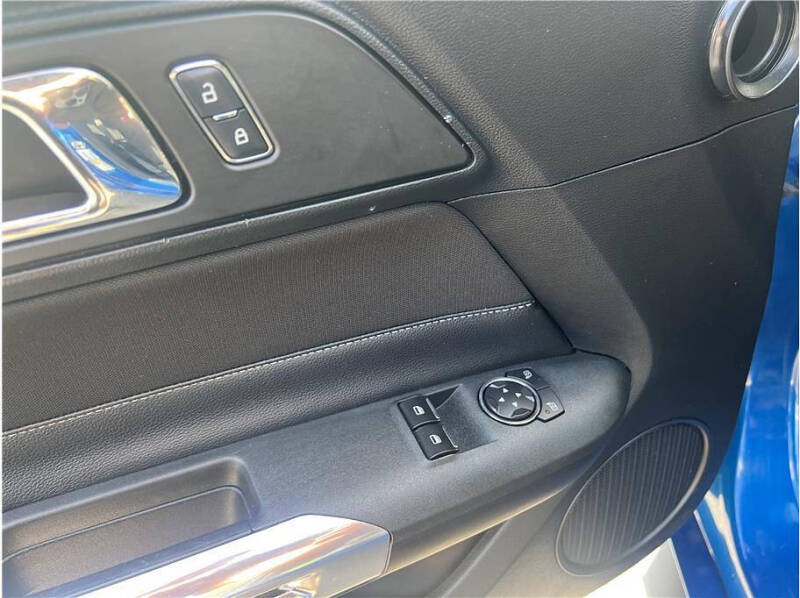 2017 Ford Mustang V6