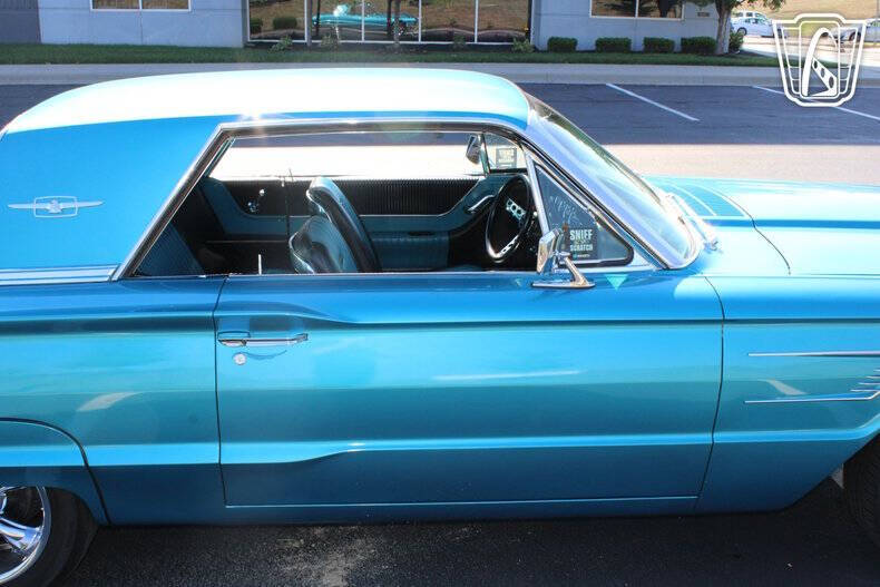 1965 Ford Thunderbird