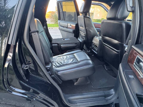 2017 Lincoln Navigator Select