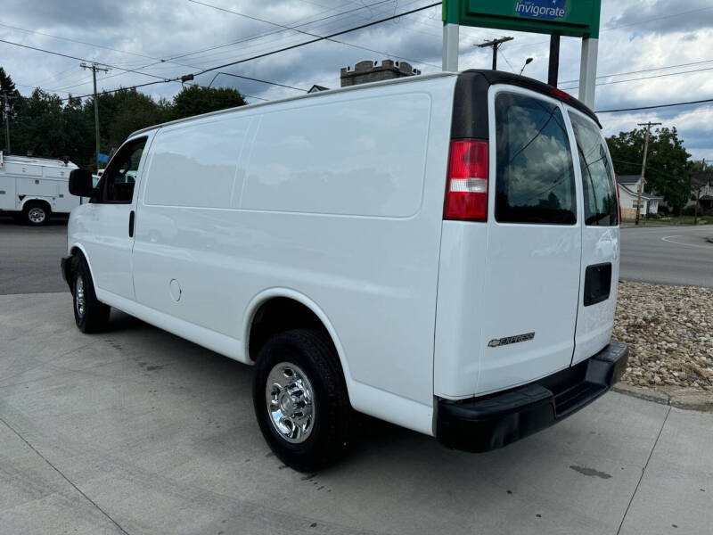 2018 Chevrolet Express Cargo Work Van photo 5