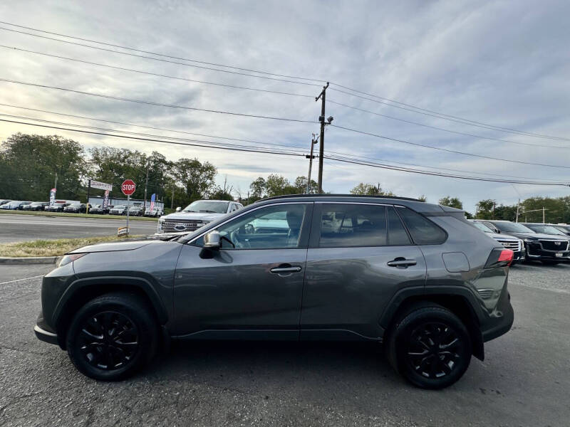 2020 Toyota RAV4 LE