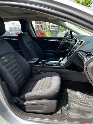 2014 Ford Fusion SE