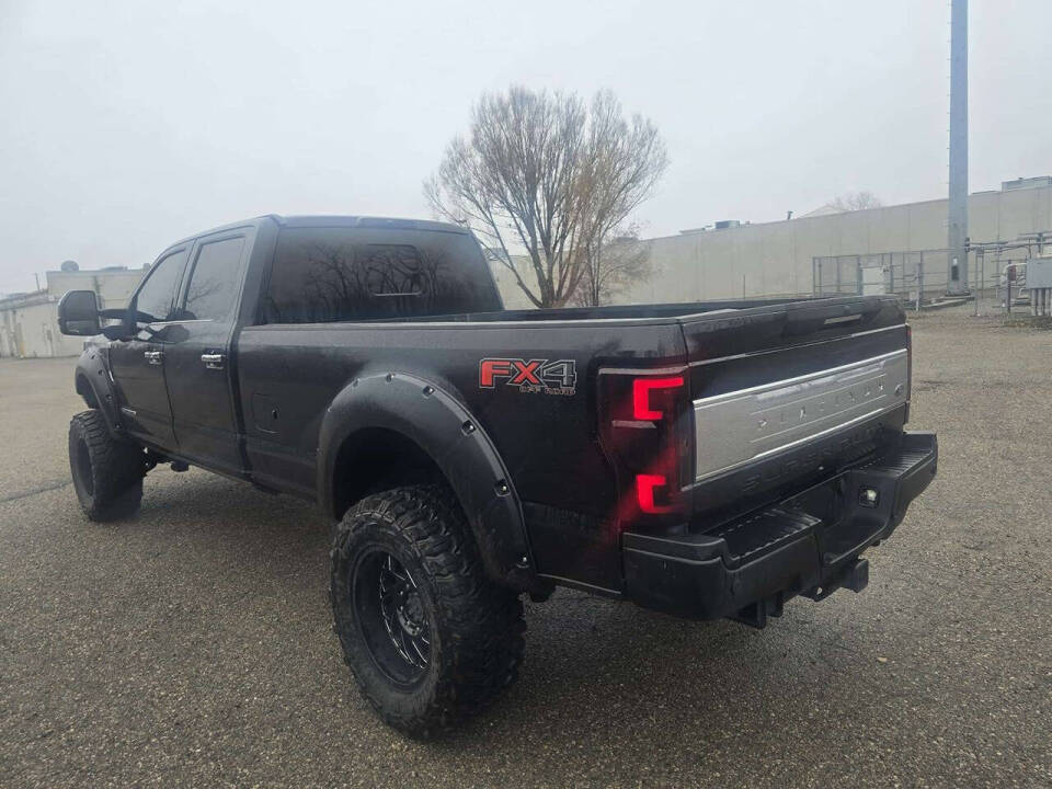 2017 Ford F-350 Super Duty Platinum's photo