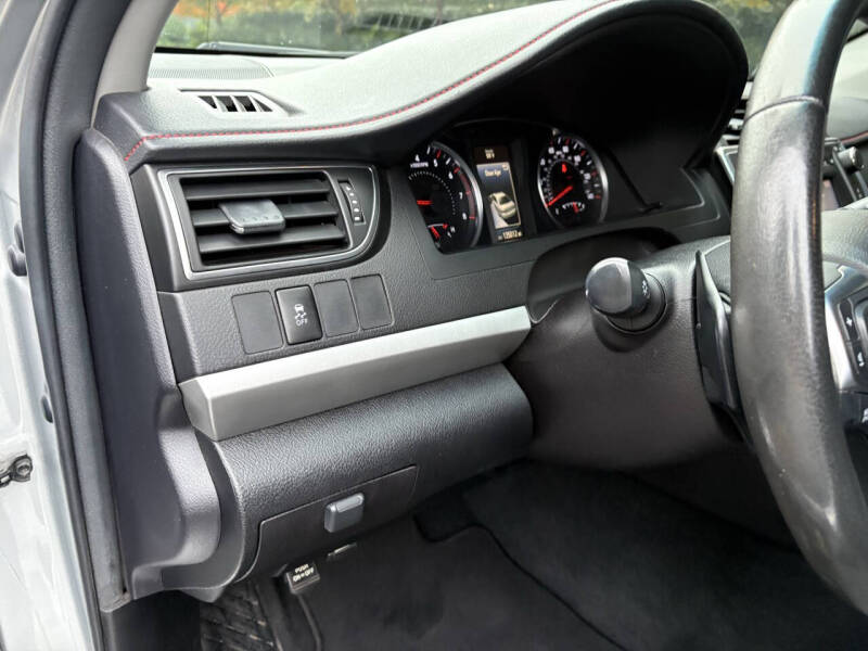 2017 Toyota Camry SE