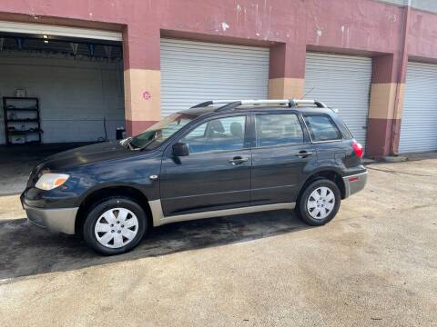 2005 Mitsubishi Outlander for sale at Knoxville Wholesale in Knoxville TN