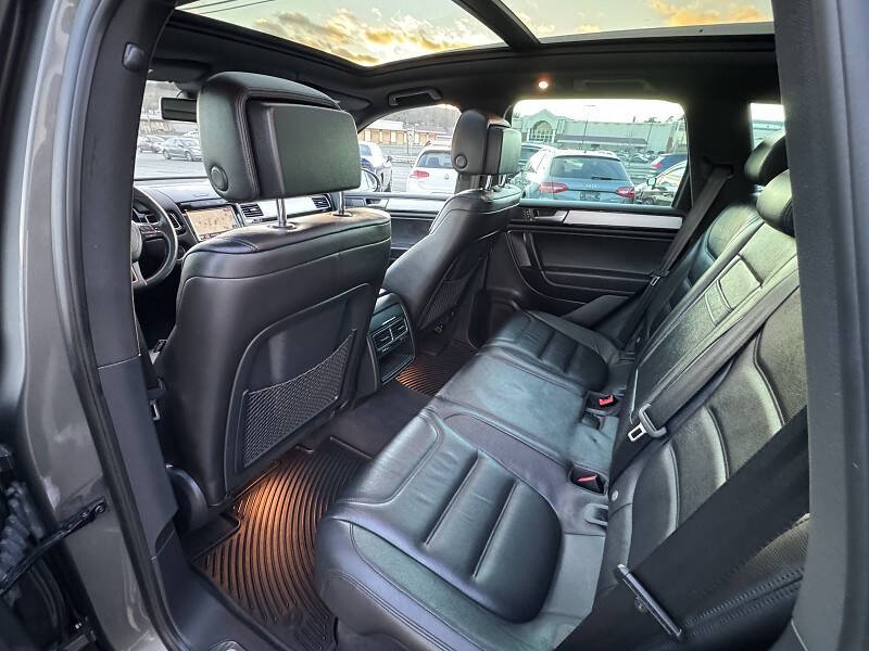 2014 Volkswagen Touareg V6 R-Line