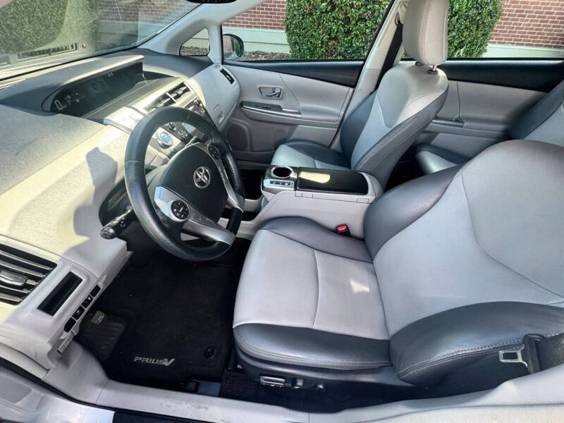 2015 Toyota Prius v