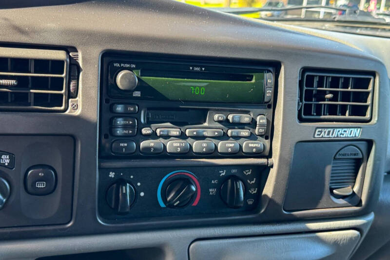 2005 Ford Excursion XLT