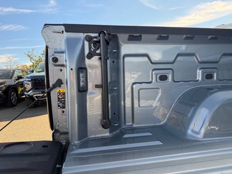 2024 GMC Sierra 1500 Elevation Standard