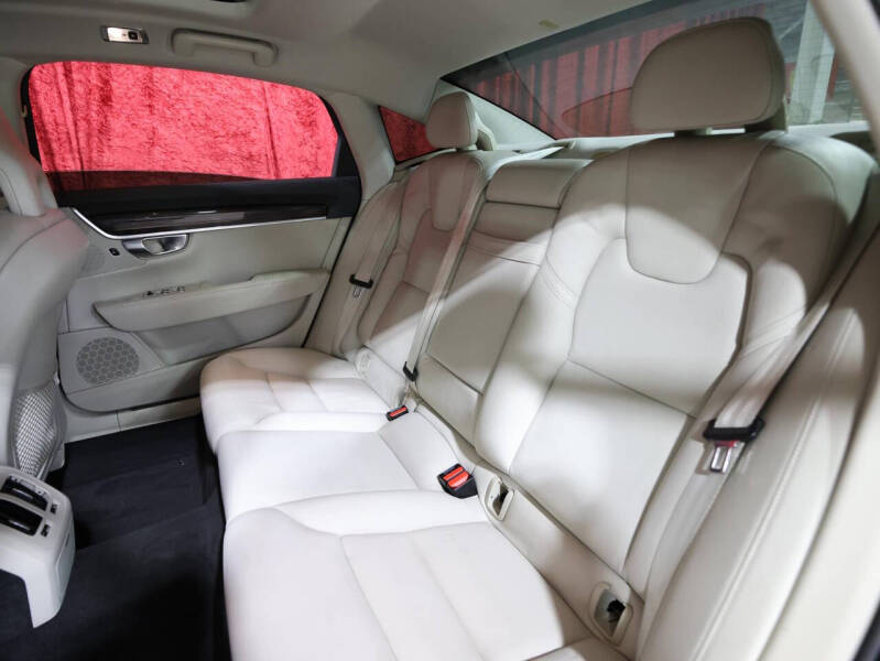 2018 Volvo S90 T5 Momentum