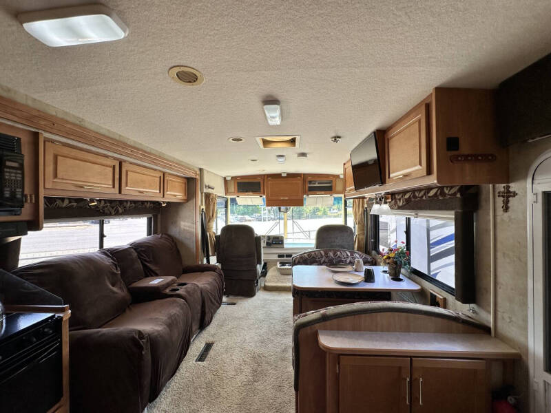 2006 Itasca Sunova / 29ft