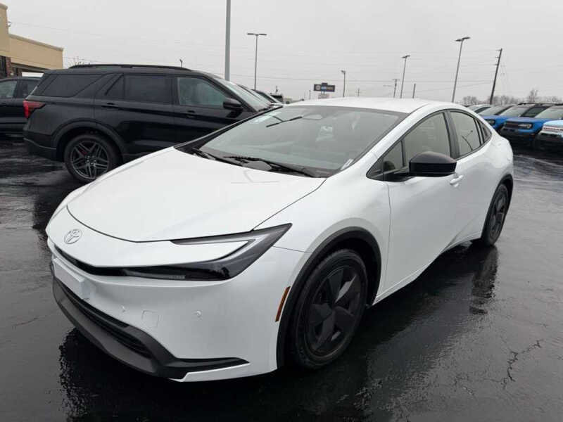 2024 Toyota Prius LE