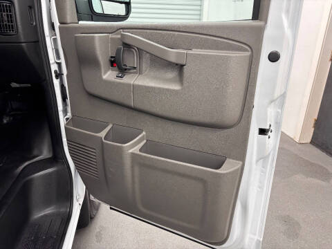 2023 Chevrolet Express 3500