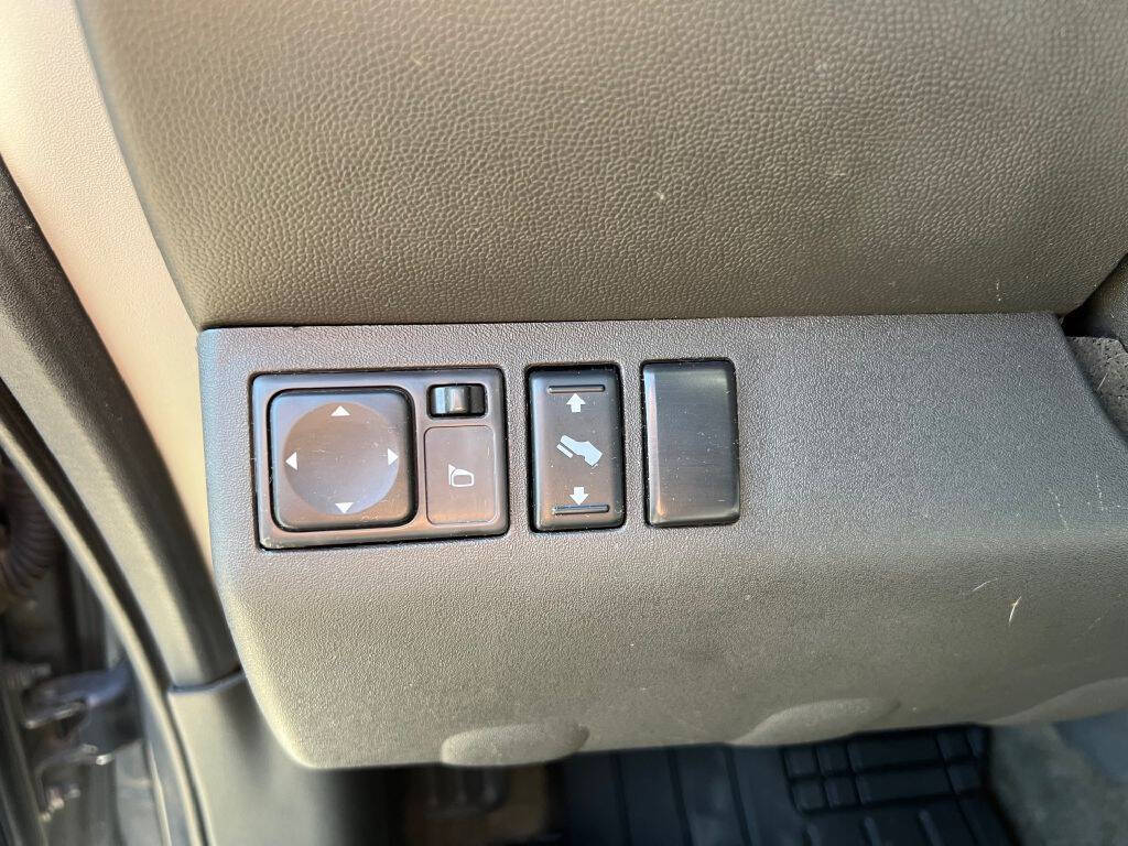 Dk. Blue 2012 Nissan Pathfinder S 4x4 S 4dr SUV 16