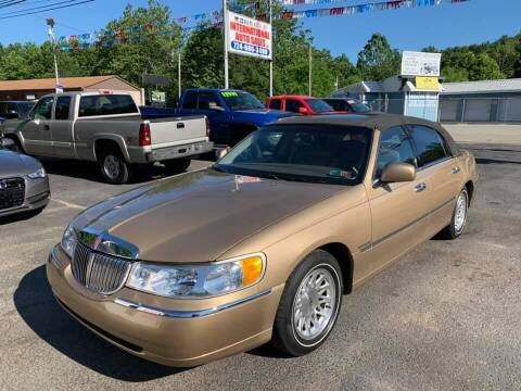 1998 Lincoln Town Car for sale at INTERNATIONAL AUTO SALES LLC in Latrobe PA