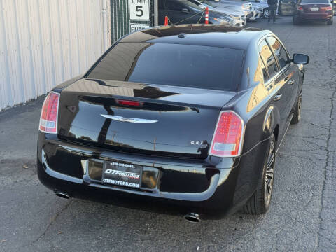 2012 Chrysler 300 S V6