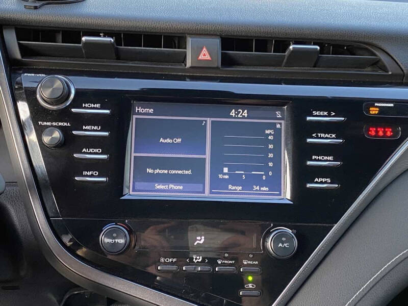 2018 Toyota Camry SE