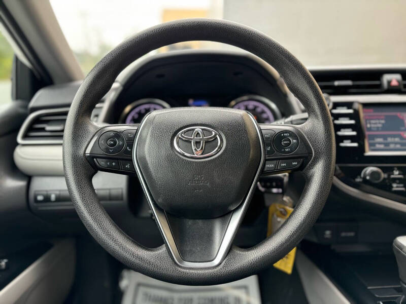 2019 Toyota Camry LE photo 15