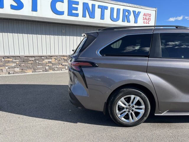 2022 Toyota Sienna XLE 7-Passenger