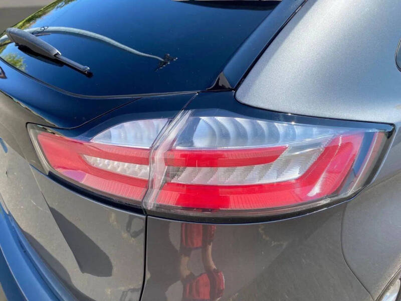 2021 Ford Edge SE