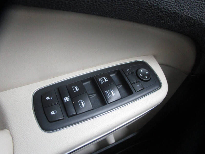 2017 Chrysler 300 Limited