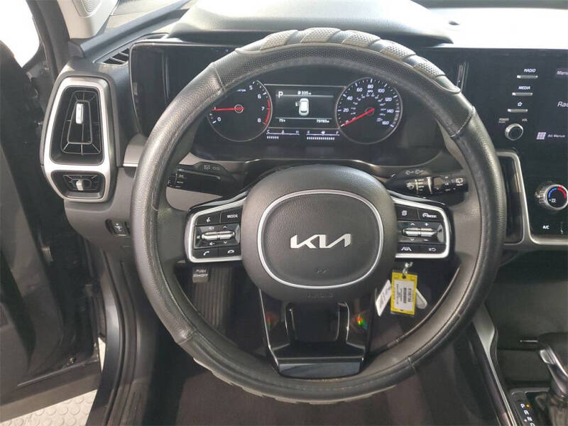 2022 Kia Sorento LX