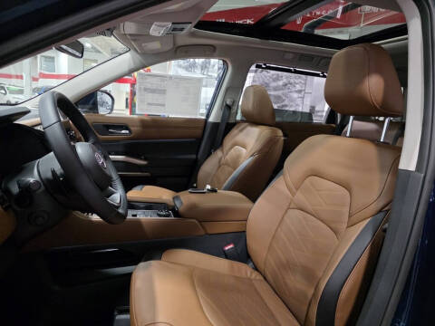 2025 Nissan Pathfinder Platinum