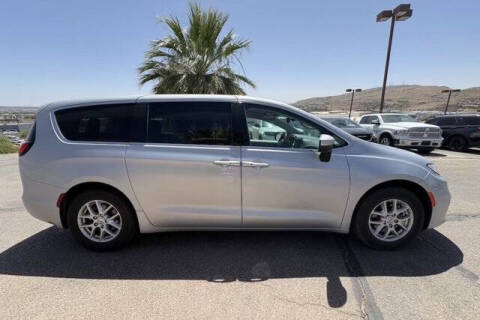 2023 Chrysler Pacifica Touring L