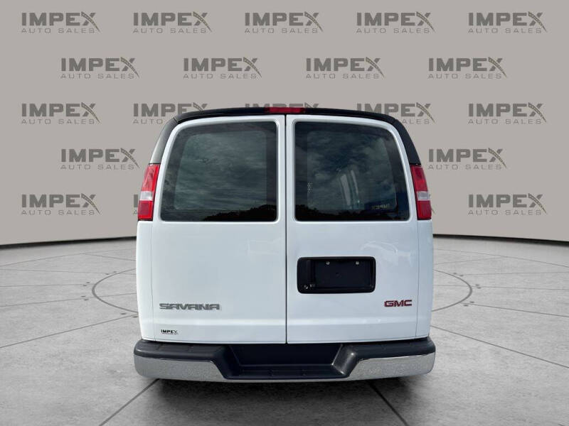 2023 GMC Savana 2500