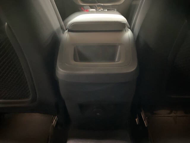 2025 Volvo XC60 B5 Plus Dark Theme