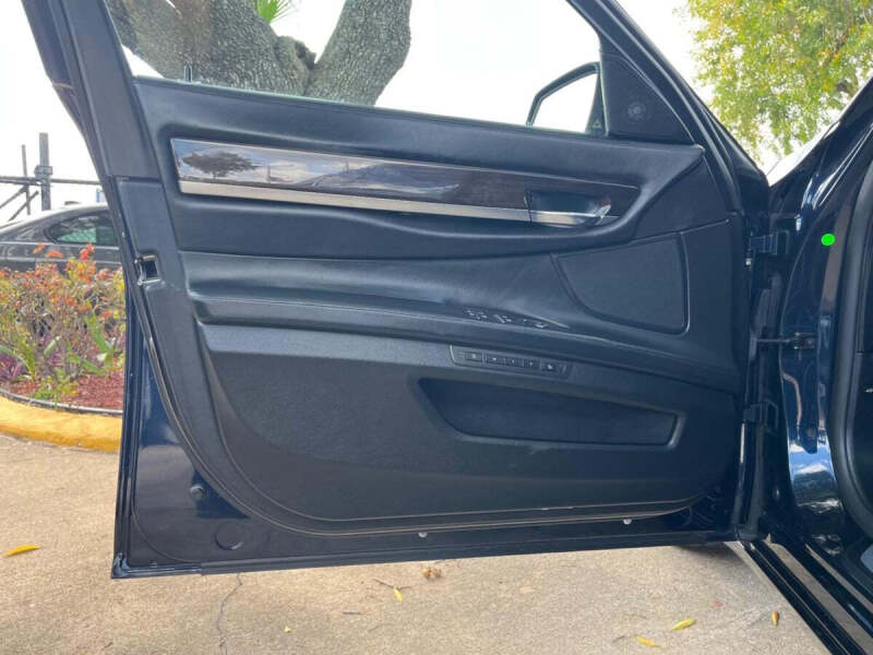 2010 BMW 7 Series 750Li